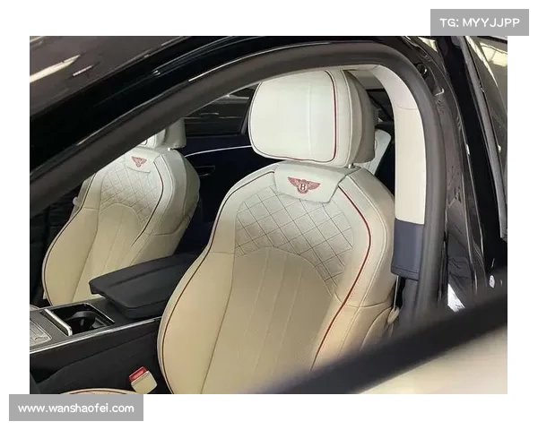 全新宾利飞驰，深宝石蓝 (Dark Sapphire)